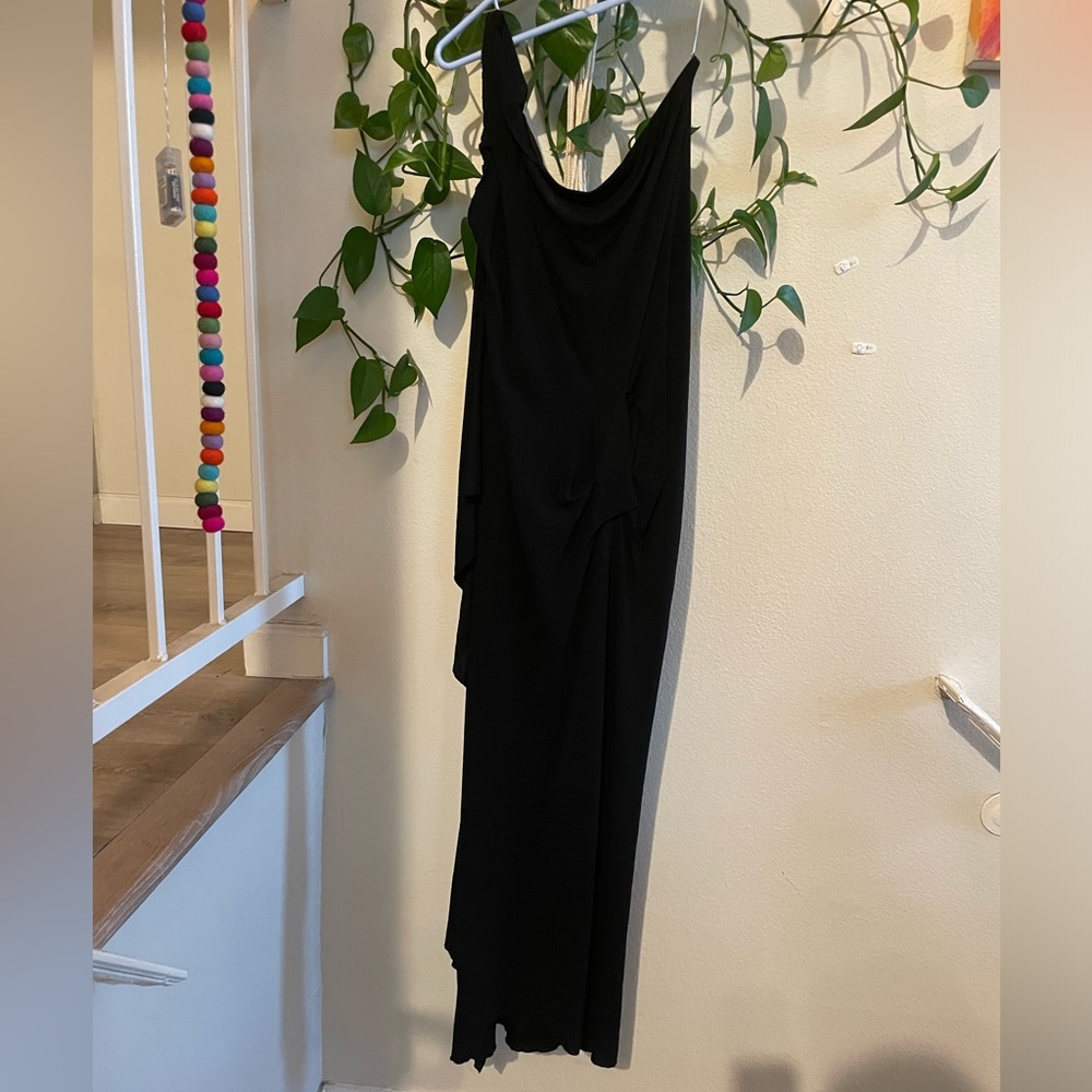 Roland Mouret: black, one shoulder, midi length gown, size 8
